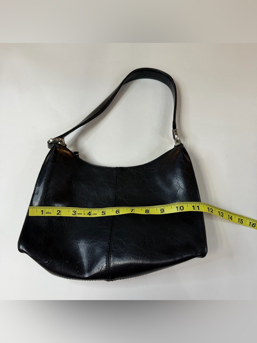 Vintage Y2K Liz Claiborne Shoulder Bag Solid Black Faux Leather Classic #4311 - Picture 4 of 13